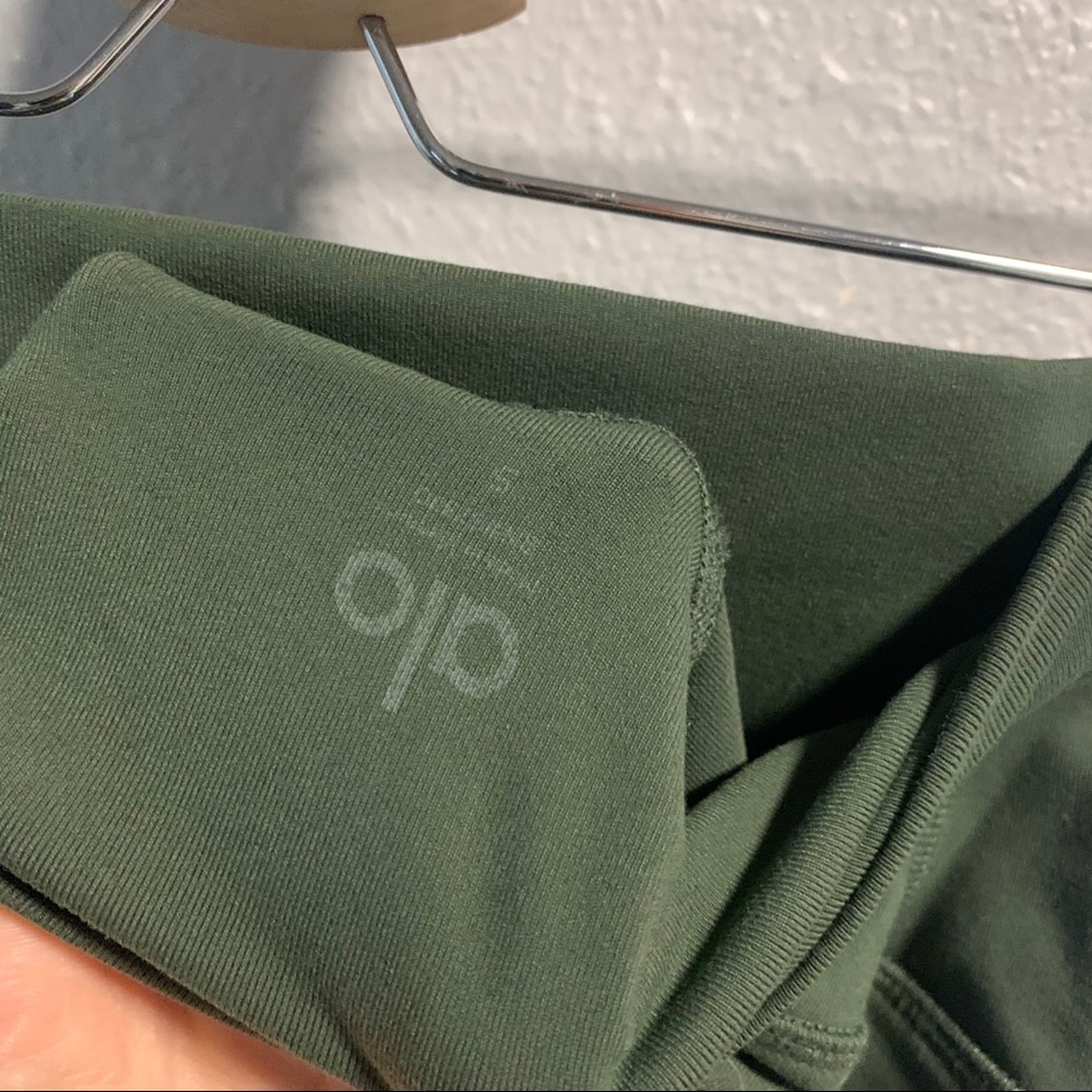 Hunter Green Alo Yoga Moto Leggings - Picture 9 of 10